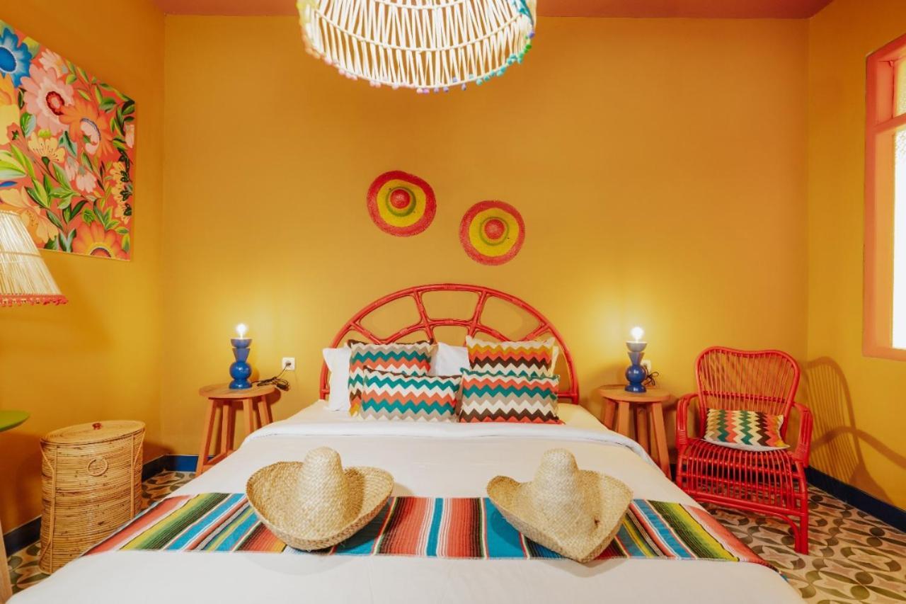 Por Aqui Stay & Dine 요그야카르타 외부 사진